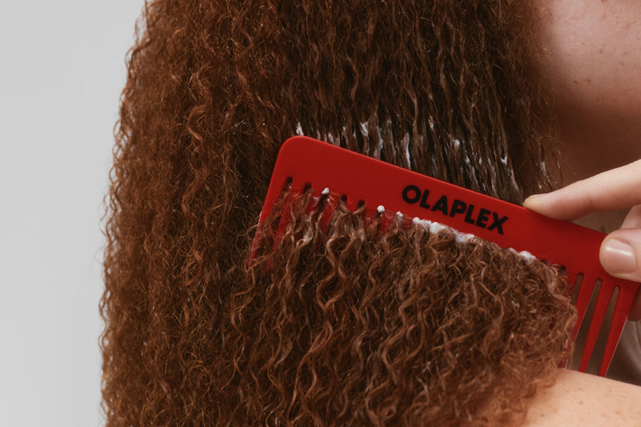 Olaplex guide: sulfate-free shampoo — what it does for everyday cleansing