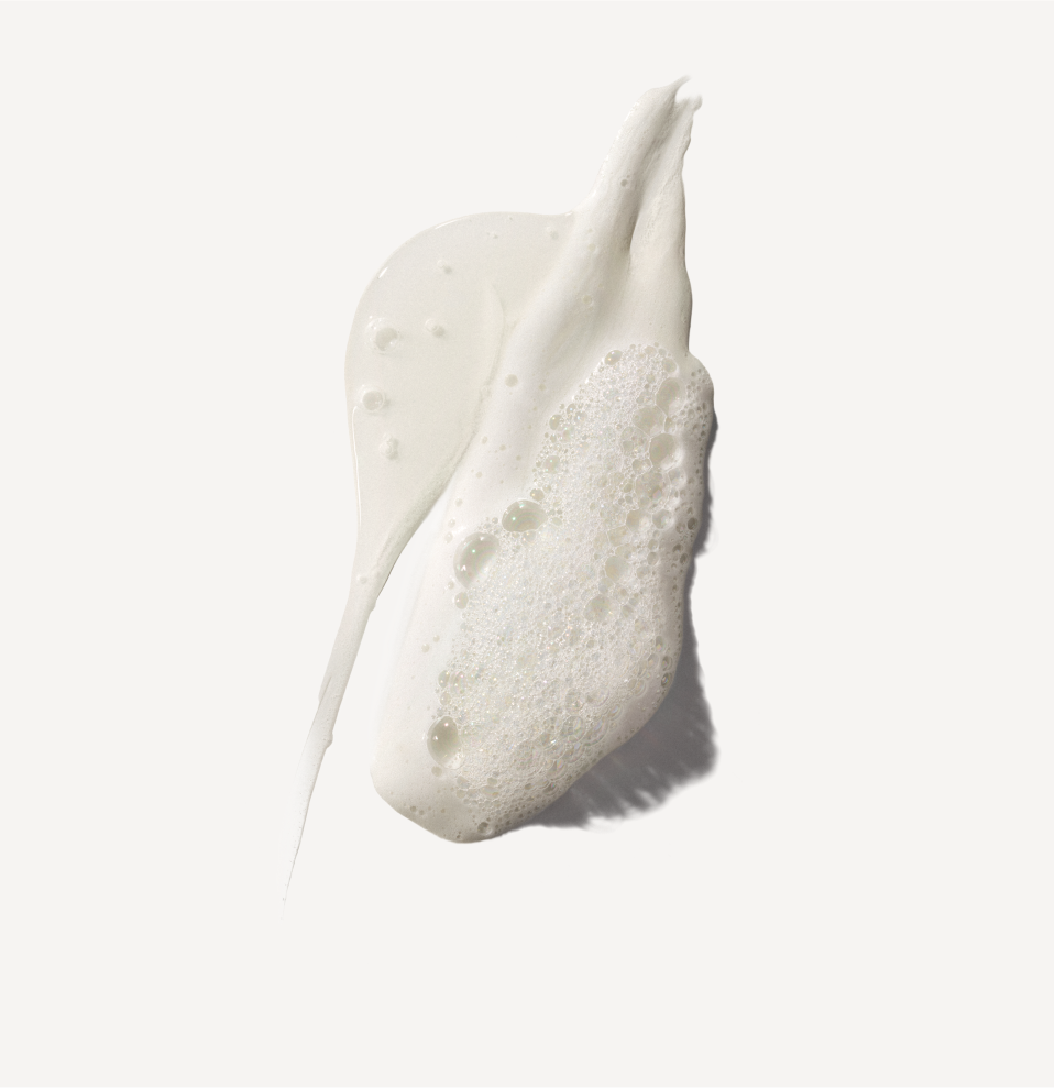 flotar

Una pequeña cantidad del OLAPLEX Nº.4C BOND MAINTENANCE® CLARIFYING SHAMPOO sobre un fondo blanco